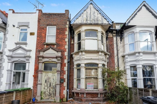 7 Stubbington Avenue, Portsmouth, PO2 0HS 2