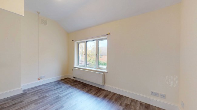 4 & 6 Rosswood Gardens, Wallington SM6 8QZ 5