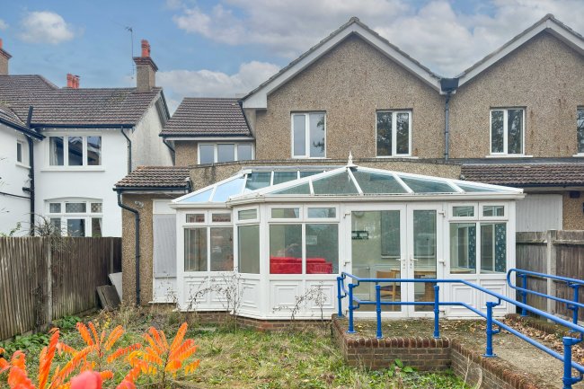 4 & 6 Rosswood Gardens, Wallington SM6 8QZ 5