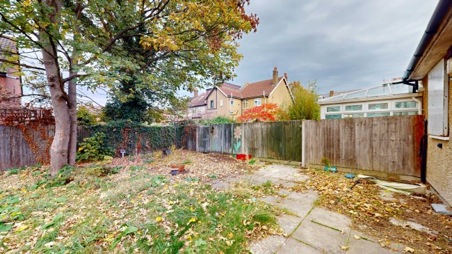 4 & 6 Rosswood Gardens, Wallington SM6 8QZ 5