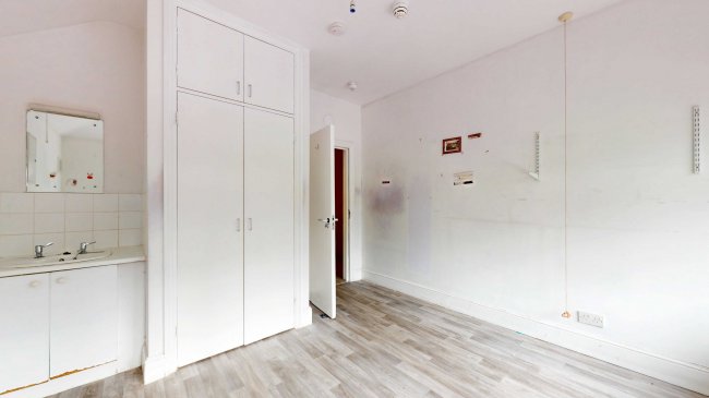 4 & 6 Rosswood Gardens, Wallington SM6 8QZ 5