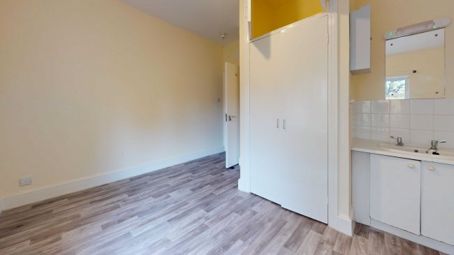 4 & 6 Rosswood Gardens, Wallington SM6 8QZ 5