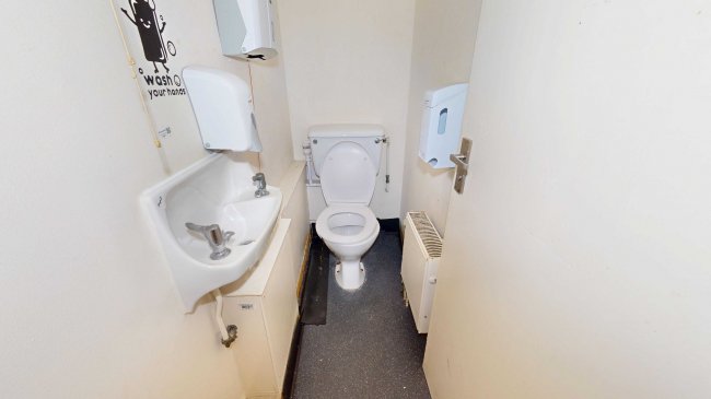 4 & 6 Rosswood Gardens, Wallington SM6 8QZ 5