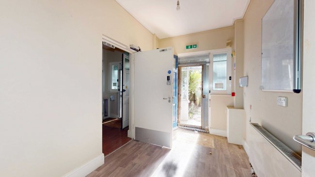 4 & 6 Rosswood Gardens, Wallington SM6 8QZ 5