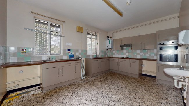 4 & 6 Rosswood Gardens, Wallington SM6 8QZ 5