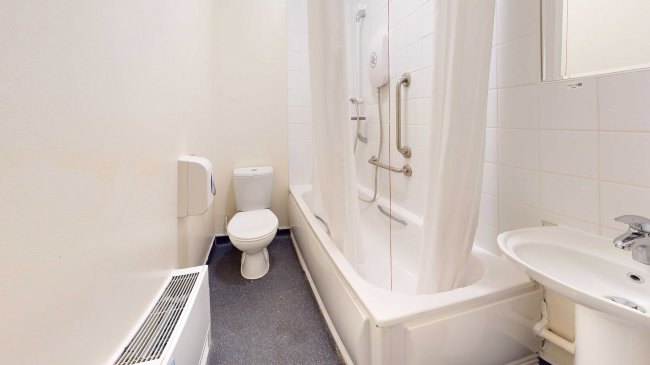 4 & 6 Rosswood Gardens, Wallington SM6 8QZ 5