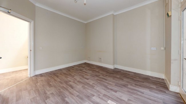 4 & 6 Rosswood Gardens, Wallington SM6 8QZ 5