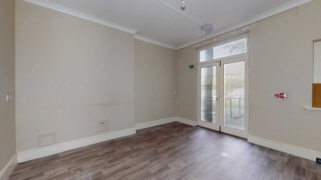 4 & 6 Rosswood Gardens, Wallington SM6 8QZ 5