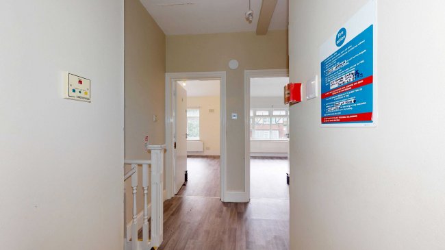 4 & 6 Rosswood Gardens, Wallington SM6 8QZ 5