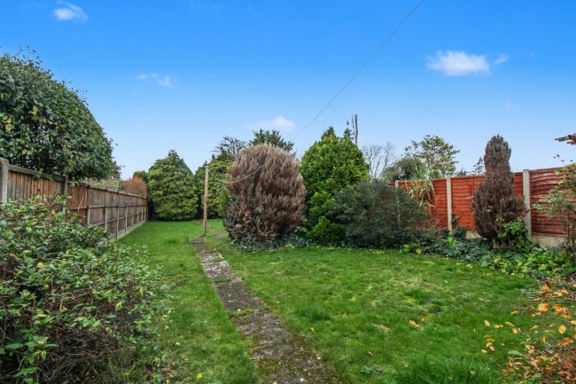 24 Gordon Avenue, Hornchurch, Essex, RM12 5EA 9