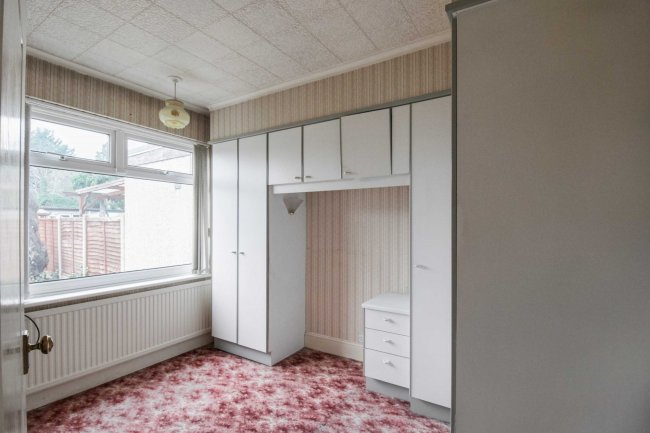 24 Gordon Avenue, Hornchurch, Essex, RM12 5EA 9
