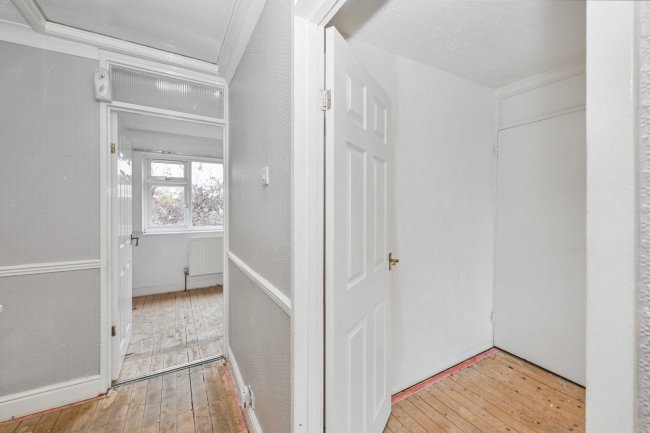 6A Holme Close, Cheshunt, Waltham Cross EN8 8ST 5