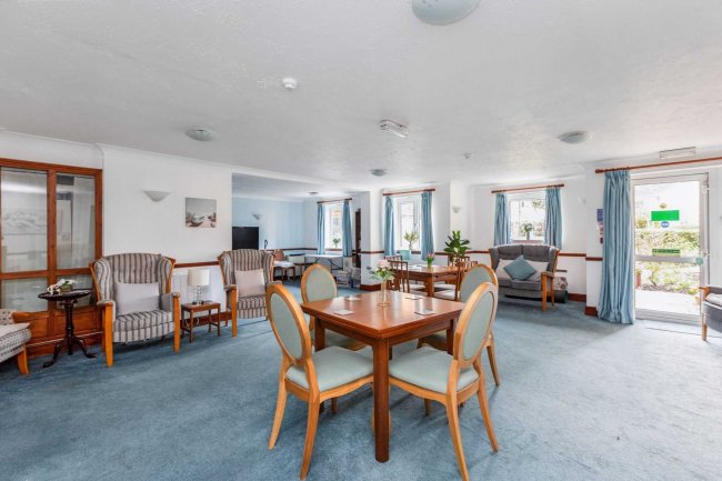 30 Sycamore Court, Aylesbury, Bucks HP19 9SZ 9