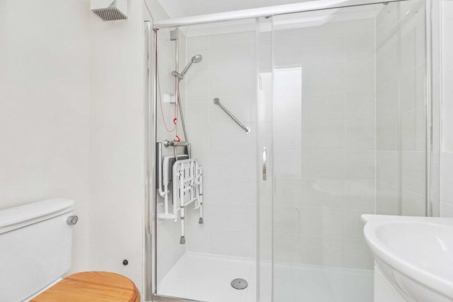 30 Sycamore Court, Aylesbury, Bucks HP19 9SZ 9