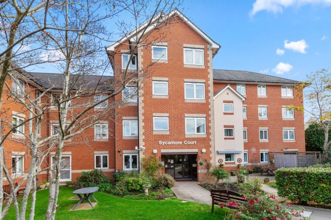 30 Sycamore Court, Aylesbury, Bucks HP19 9SZ 9