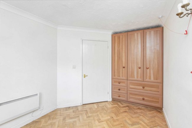 30 Sycamore Court, Aylesbury, Bucks HP19 9SZ 9