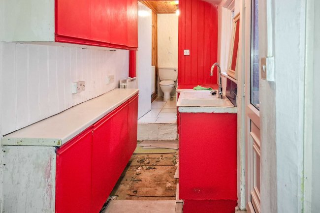 43 Gladstone Street, Brotton, Saltburn-by-the-Sea TS12 2TU 2