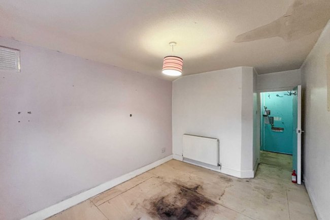 Flat B, 80 Charteris Road, Brent, London NW6 7EX 4