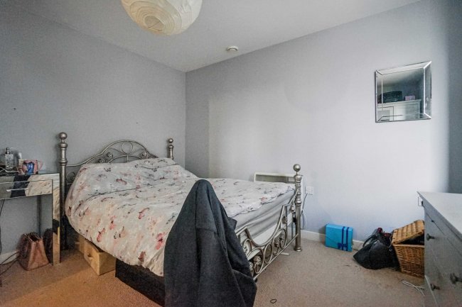 Flat 18 Estreham House, 12 Streatham Place, London, SW2 4PZ 5