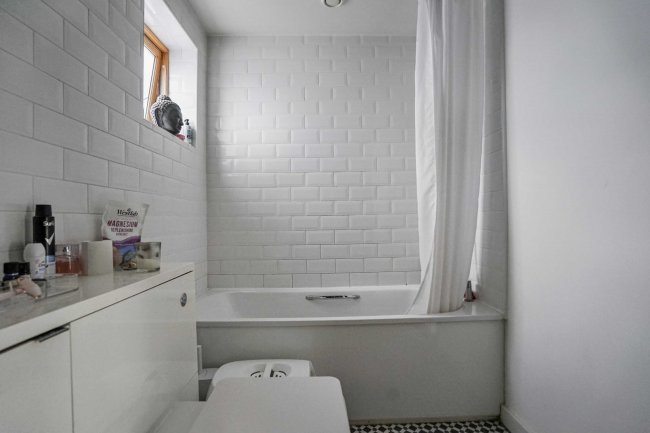 Flat 18 Estreham House, 12 Streatham Place, London, SW2 4PZ 5