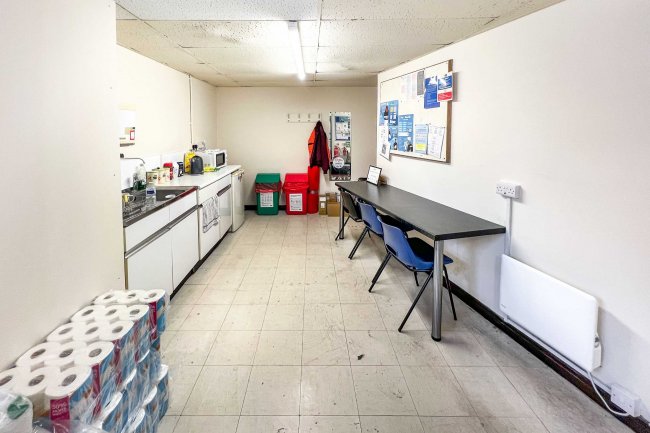 33 Newgate Street, Bishop Auckland, DL14 7EW 5