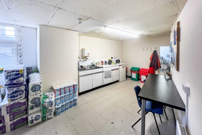 33 Newgate Street, Bishop Auckland, DL14 7EW 5