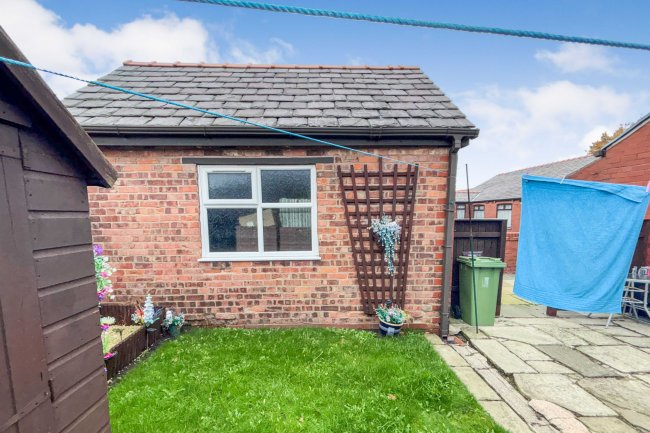 8 Walnut Avenue, Wigan WN1 3XE 5