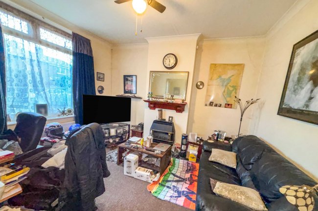 6 Walnut Avenue, Wigan WN1 3XE 4