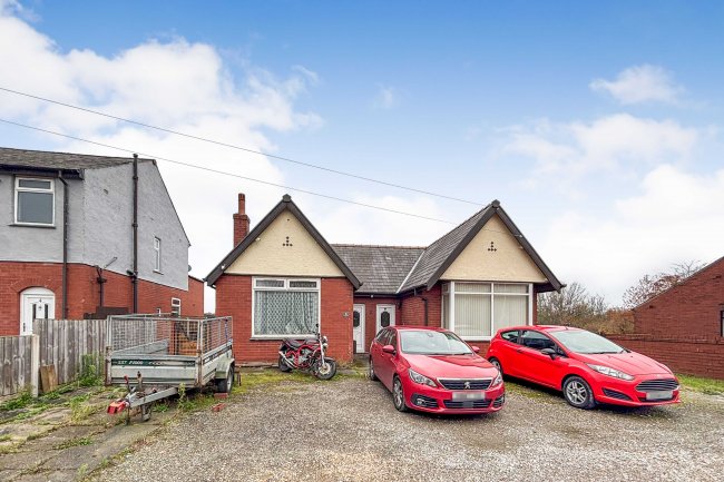 6 Walnut Avenue, Wigan WN1 3XE 4