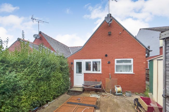 6 Walnut Avenue, Wigan WN1 3XE 4