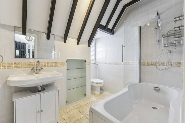 Flat 3, Three Gables, Mill Road, Marlow, Buckinghamshire, SL7 1QB 10