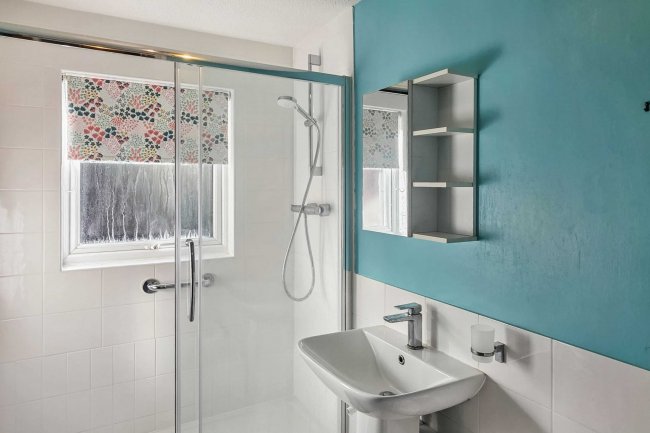 97 Peerless Drive, Uxbridge, Middlesex, UB9 6JF 1