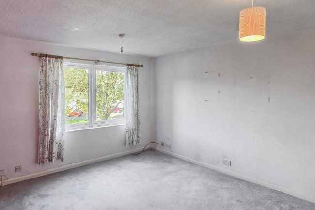 97 Peerless Drive, Uxbridge, Middlesex, UB9 6JF 1