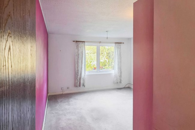 97 Peerless Drive, Uxbridge, Middlesex, UB9 6JF 1