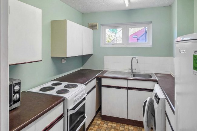 97 Peerless Drive, Uxbridge, Middlesex, UB9 6JF 1