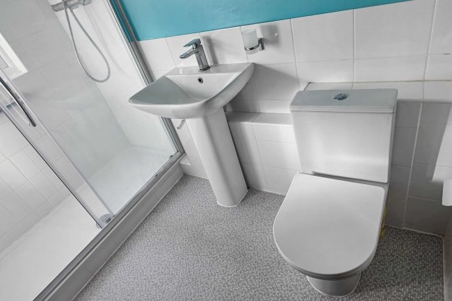 97 Peerless Drive, Uxbridge, Middlesex, UB9 6JF 1