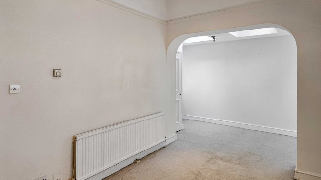 Flat 6 Edinburgh House, 56-57 Courtfield Gardens, London SW5 0NF 2