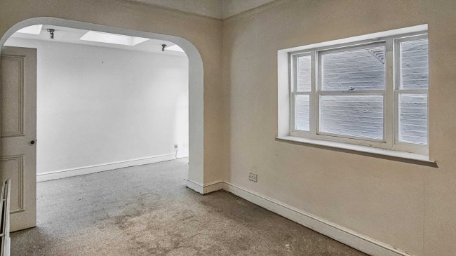 Flat 6 Edinburgh House, 56-57 Courtfield Gardens, London SW5 0NF 2