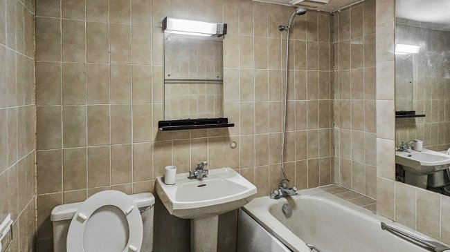 Flat 6 Edinburgh House, 56-57 Courtfield Gardens, London SW5 0NF 2