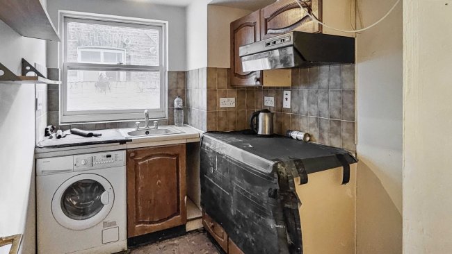 Flat 6 Edinburgh House, 56-57 Courtfield Gardens, London SW5 0NF 2