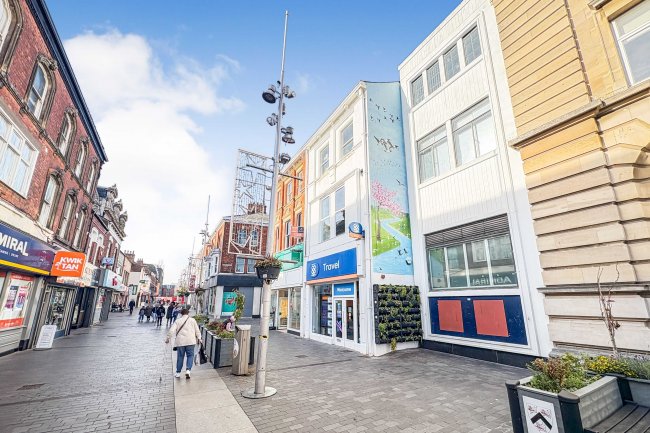 33 Victoria Street, Grimsby, DN31 1DL 2