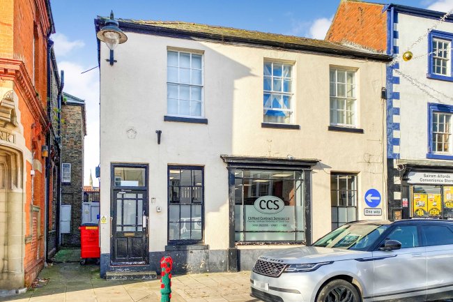 14a Market Place, Alford, Lincolnshire, LN13 9EB 1