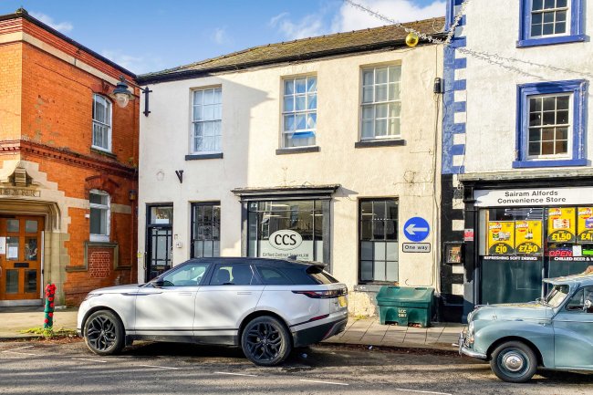 14a Market Place, Alford, Lincolnshire, LN13 9EB 1