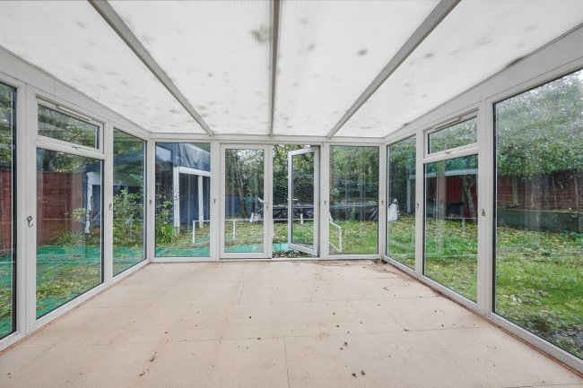 7 Greyhound Chase, Ashford, Kent, TN23 5LL 7