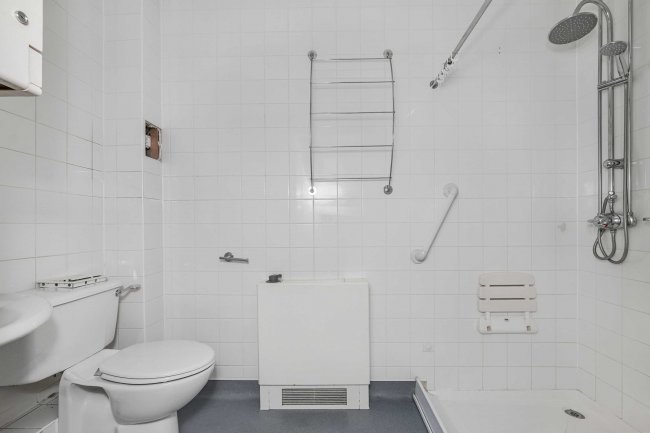 7 Greyhound Chase, Ashford, Kent, TN23 5LL 7