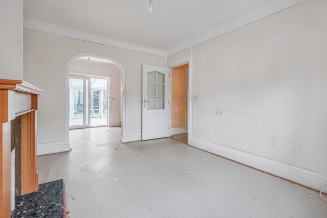 7 Greyhound Chase, Ashford, Kent, TN23 5LL 7