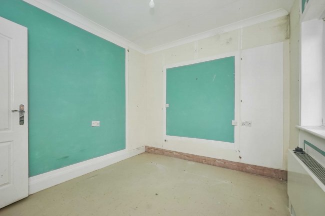 7 Greyhound Chase, Ashford, Kent, TN23 5LL 7