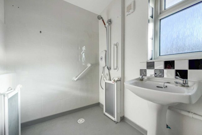 15 Osborne Road, East Cowes, Isle of Wight, PO32 6RY 3