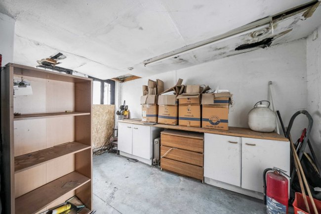 129 Ewell Road, Surbiton, Kingston-upon-Thames KT6 6AL 10