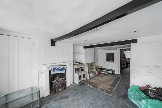 129 Ewell Road, Surbiton, Kingston-upon-Thames KT6 6AL 10